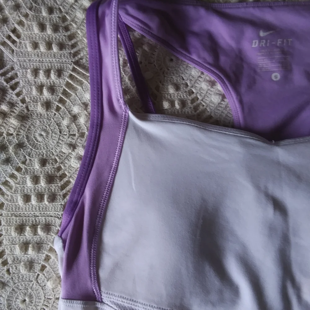 Nike dri fit workout tennis tank - Picture 3 of 7